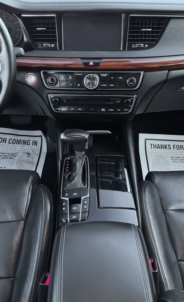 Used 2018 Kia Cadenza Technology image 13