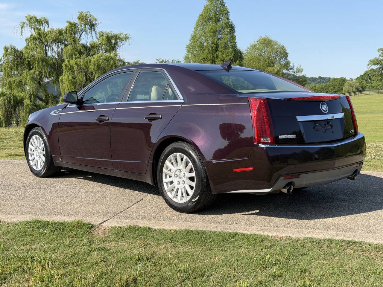 Used 2009 Cadillac CTS 3.6 RWD image 2