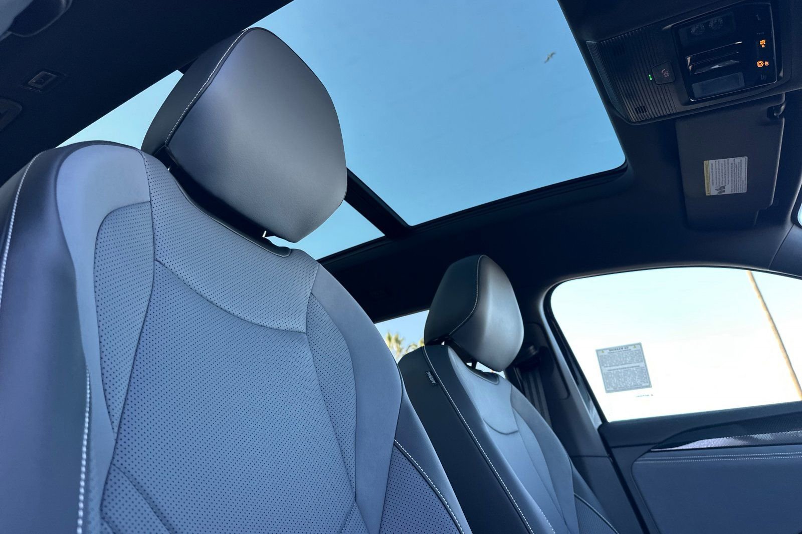 New 2026 Volkswagen Tiguan SE R-Line FWD image 15