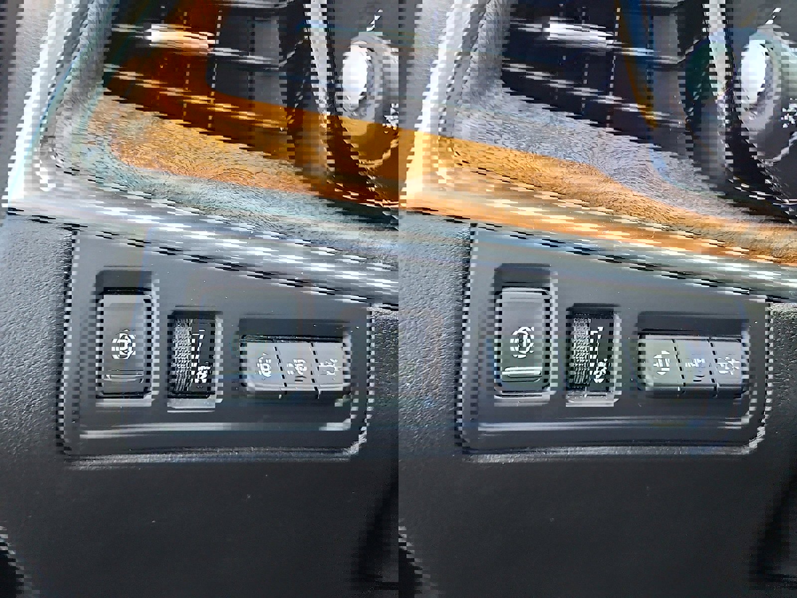 Used 2020 Cadillac XT5 Premium Luxury w/ Platinum Package image 18