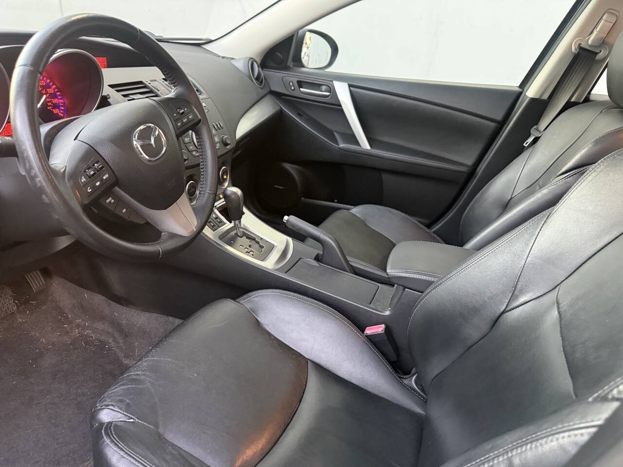 Used 2011 MAZDA MAZDA3 s Grand Touring w/ Tech Pkg FWD image 10