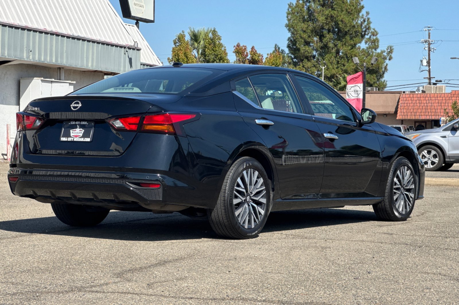 Certified 2025 Nissan Altima 2.5 SV FWD image 5