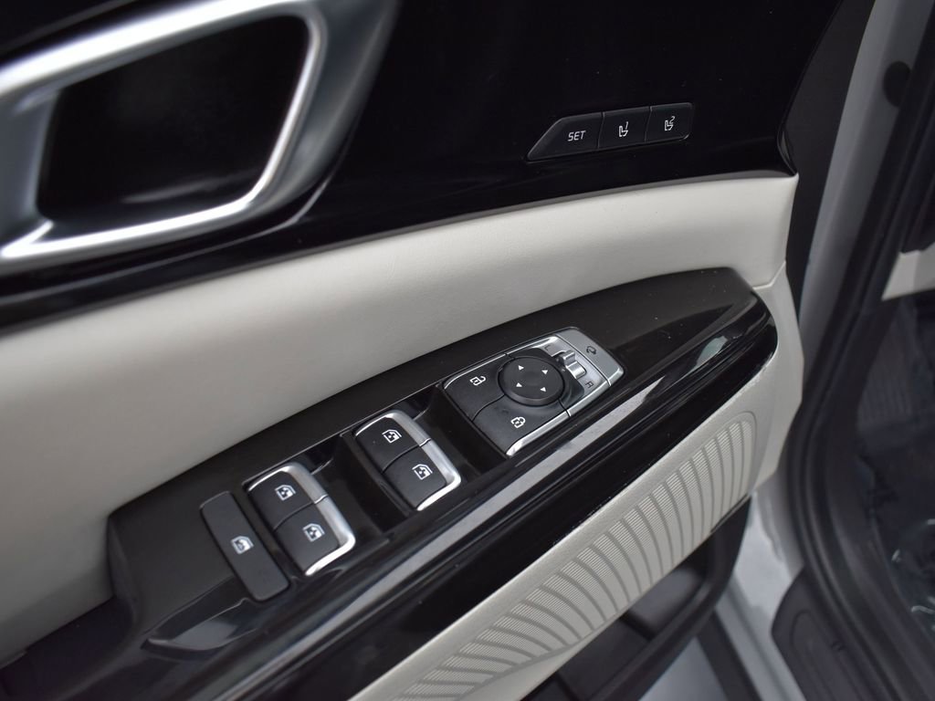 Certified 2024 Kia Carnival SX Prestige image 10