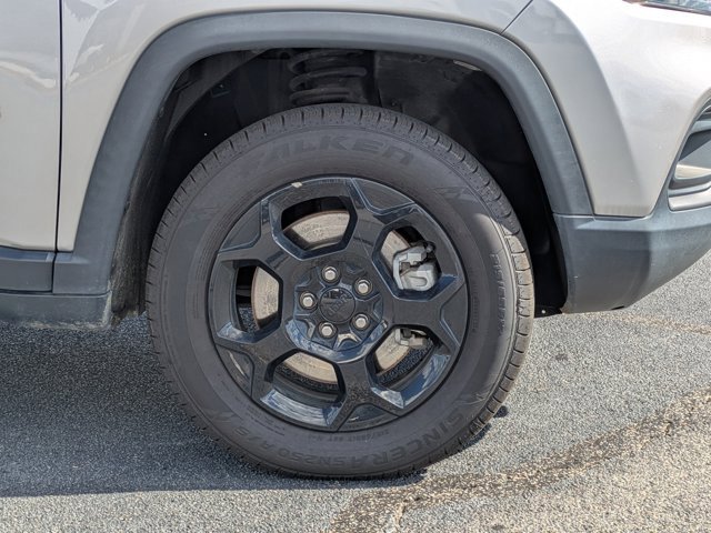 Used 2023 Jeep Compass Trailhawk image 11