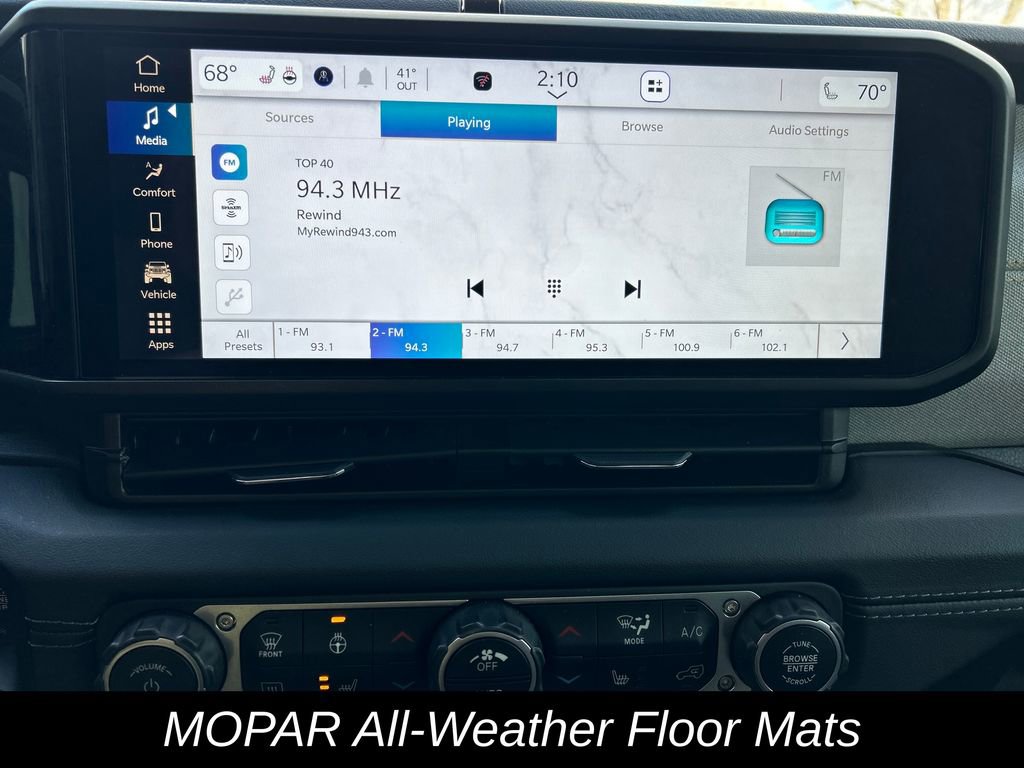 Used 2024 Jeep Wrangler Unlimited Sahara AWD/4WD image 20