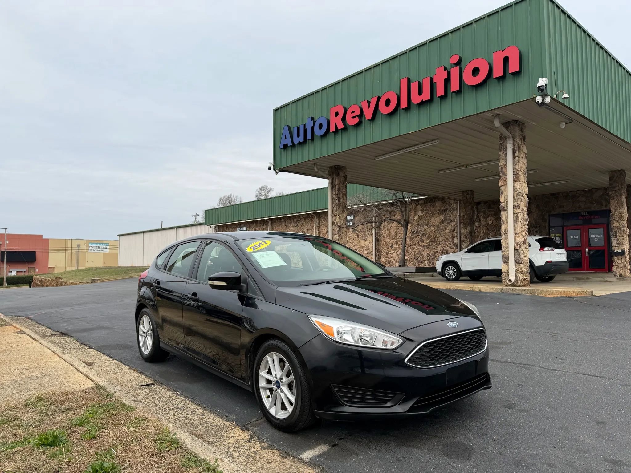 Used 2017 Ford Focus SE image 1