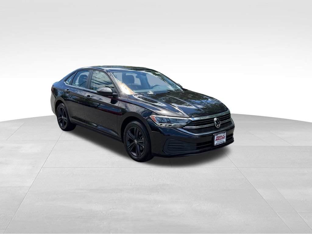 Used 2023 Volkswagen Jetta SE FWD image 3