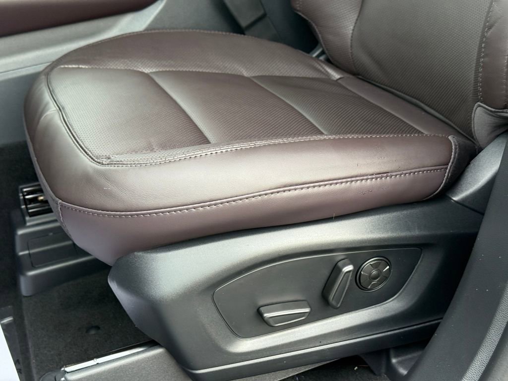 New 2026 Ford Explorer Platinum image 27