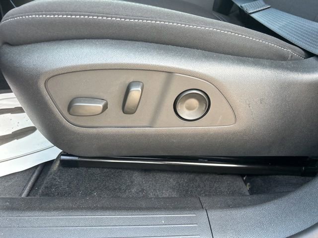 New 2026 Chevrolet Equinox EV LT image 16