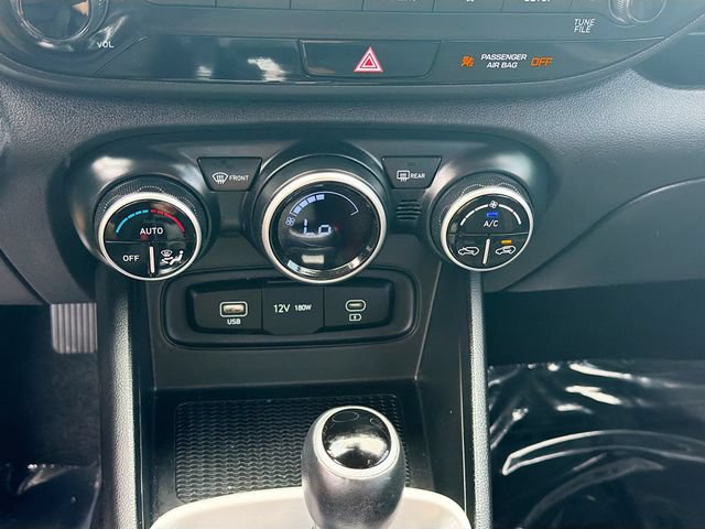 Certified 2024 Hyundai Venue SEL FWD image 15