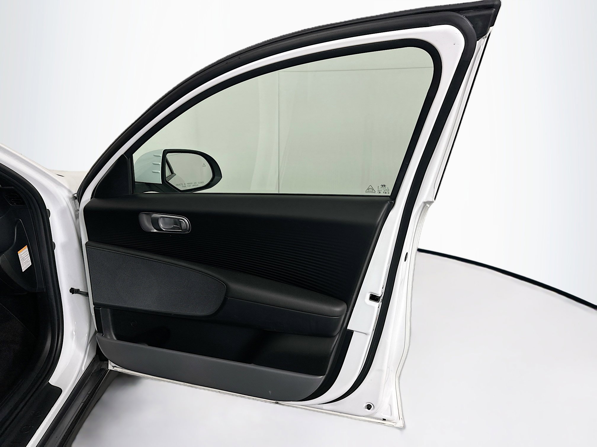 Used 2024 Hyundai Ioniq 6 SE RWD image 33