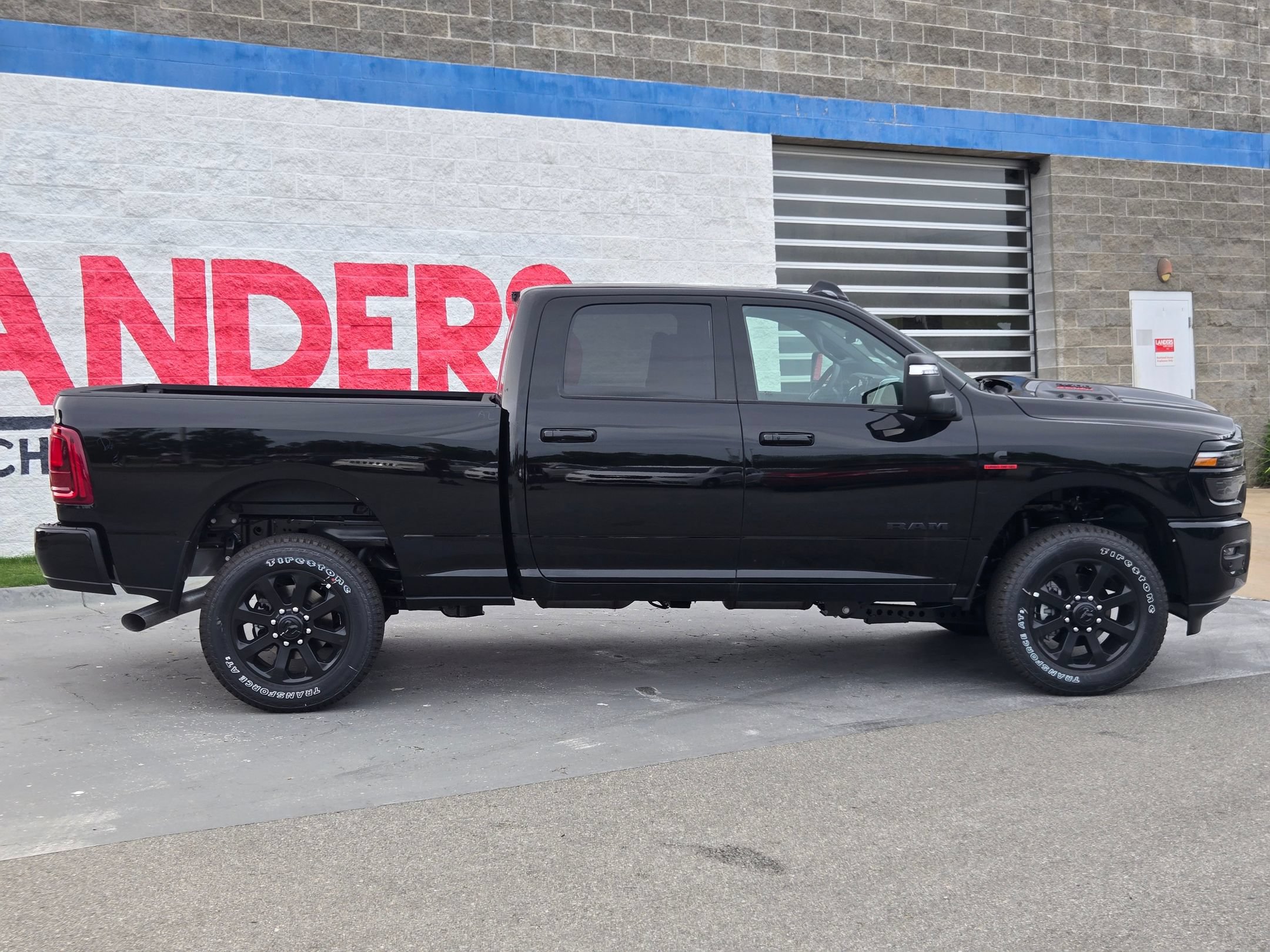 New 2026 RAM 2500 Laramie w/ Night Edition AWD/4WD image 8
