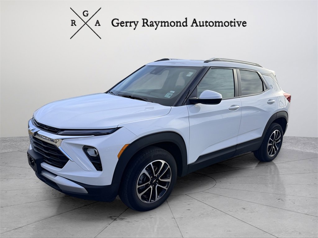 Used 2025 Chevrolet TrailBlazer LT image 3