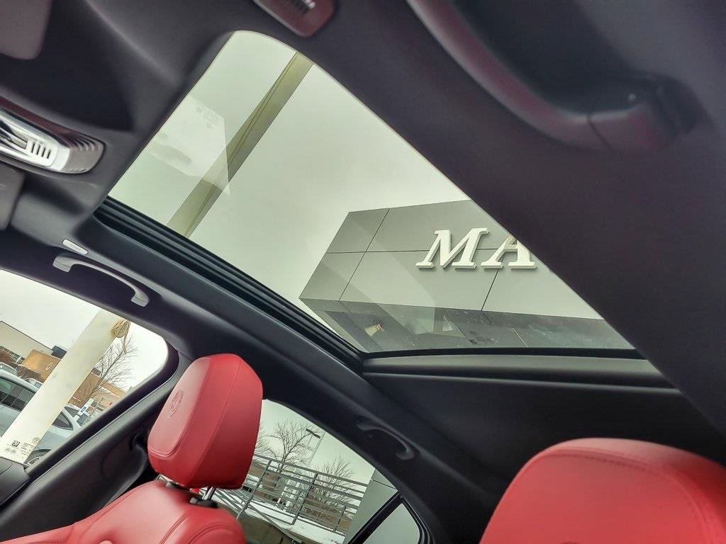 Used 2024 Alfa Romeo Stelvio Veloce image 10