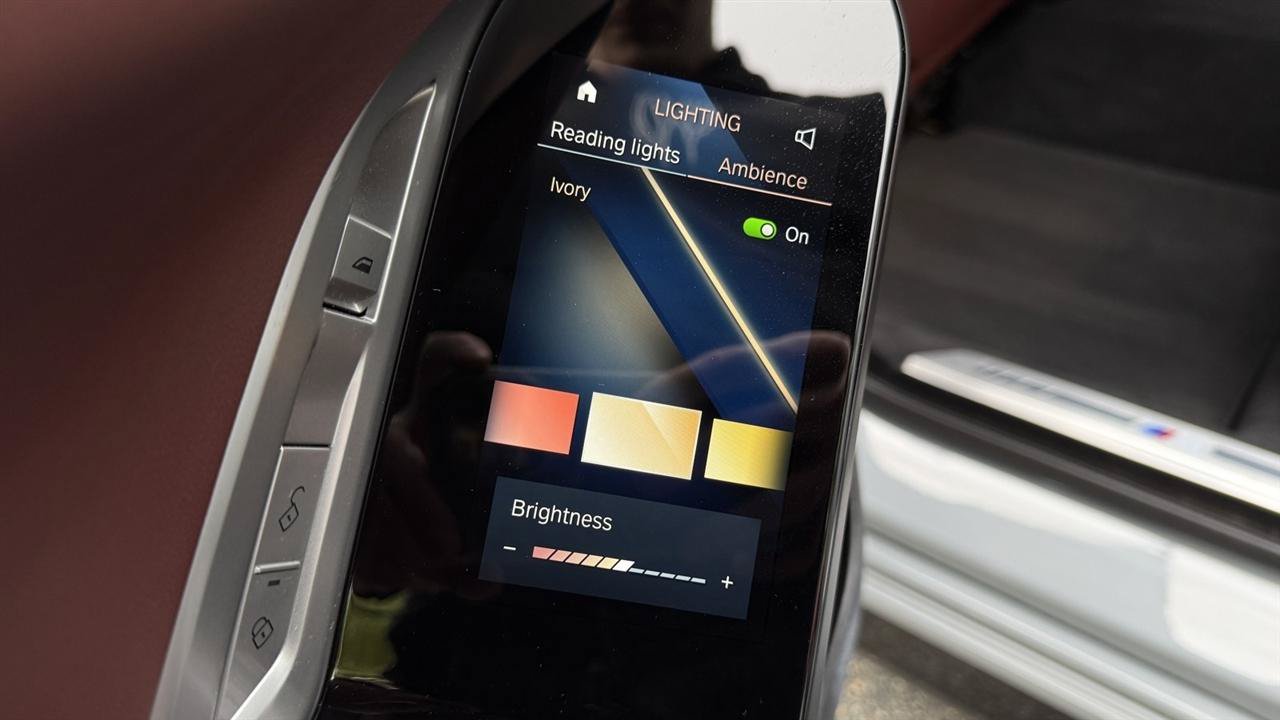 Used 2023 BMW i7 xDrive60 AWD/4WD image 43