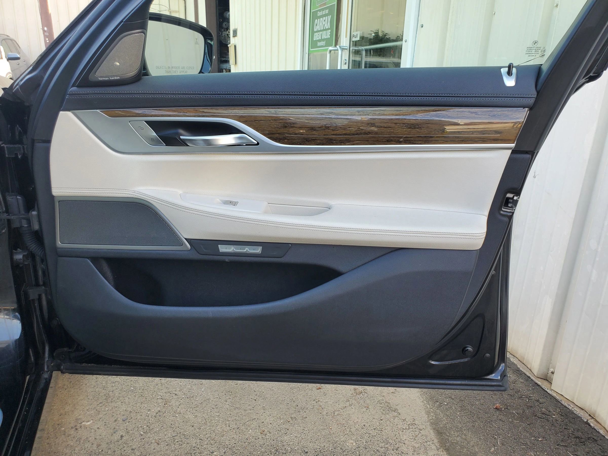 Used 2018 BMW 750i xDrive image 26