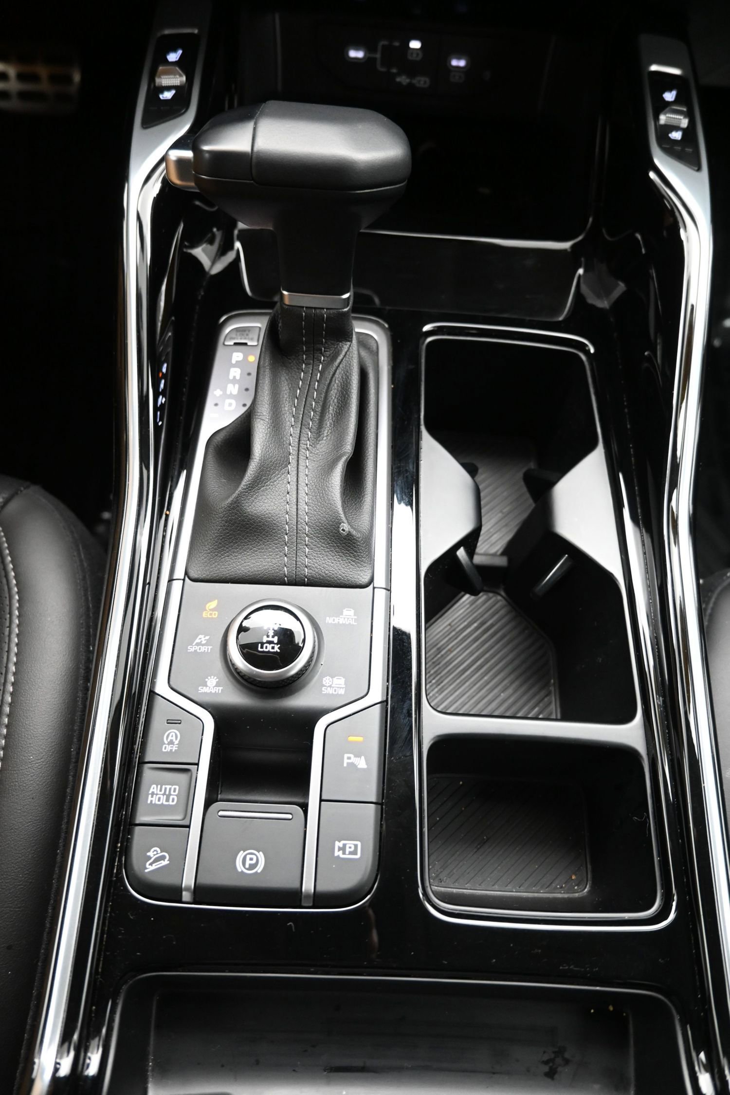 Used 2025 Kia Sorento SX image 19