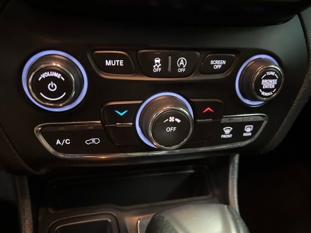 Used 2019 Jeep Cherokee Latitude w/ Cold Weather Group image 33