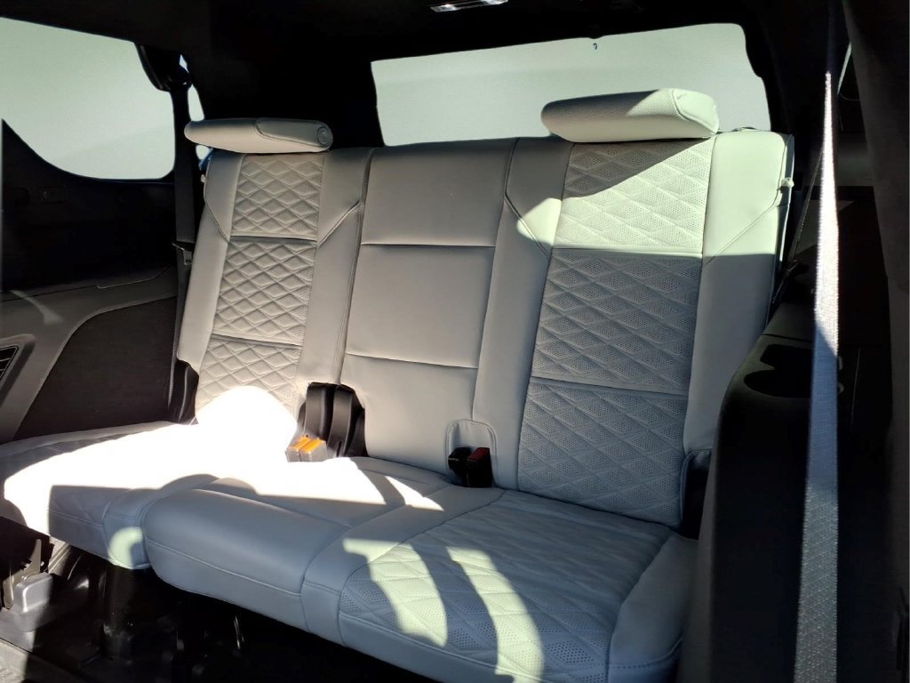Used 2025 Cadillac Escalade Sport Platinum w/ LPO, ONYX Package AWD/4WD image 7
