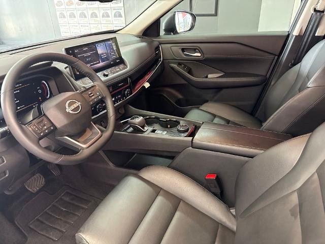 Certified 2025 Nissan Rogue SL AWD/4WD image 11