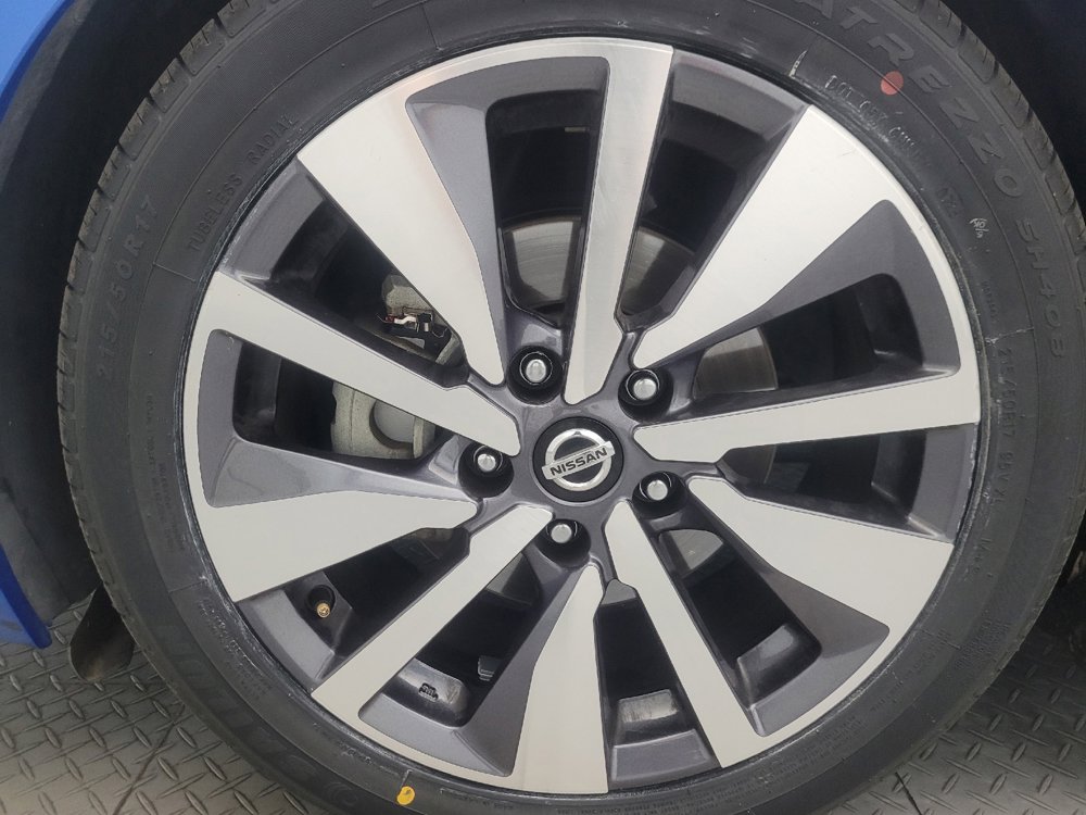 Used 2020 Nissan Sentra SV w/ SV Premium Package FWD image 31