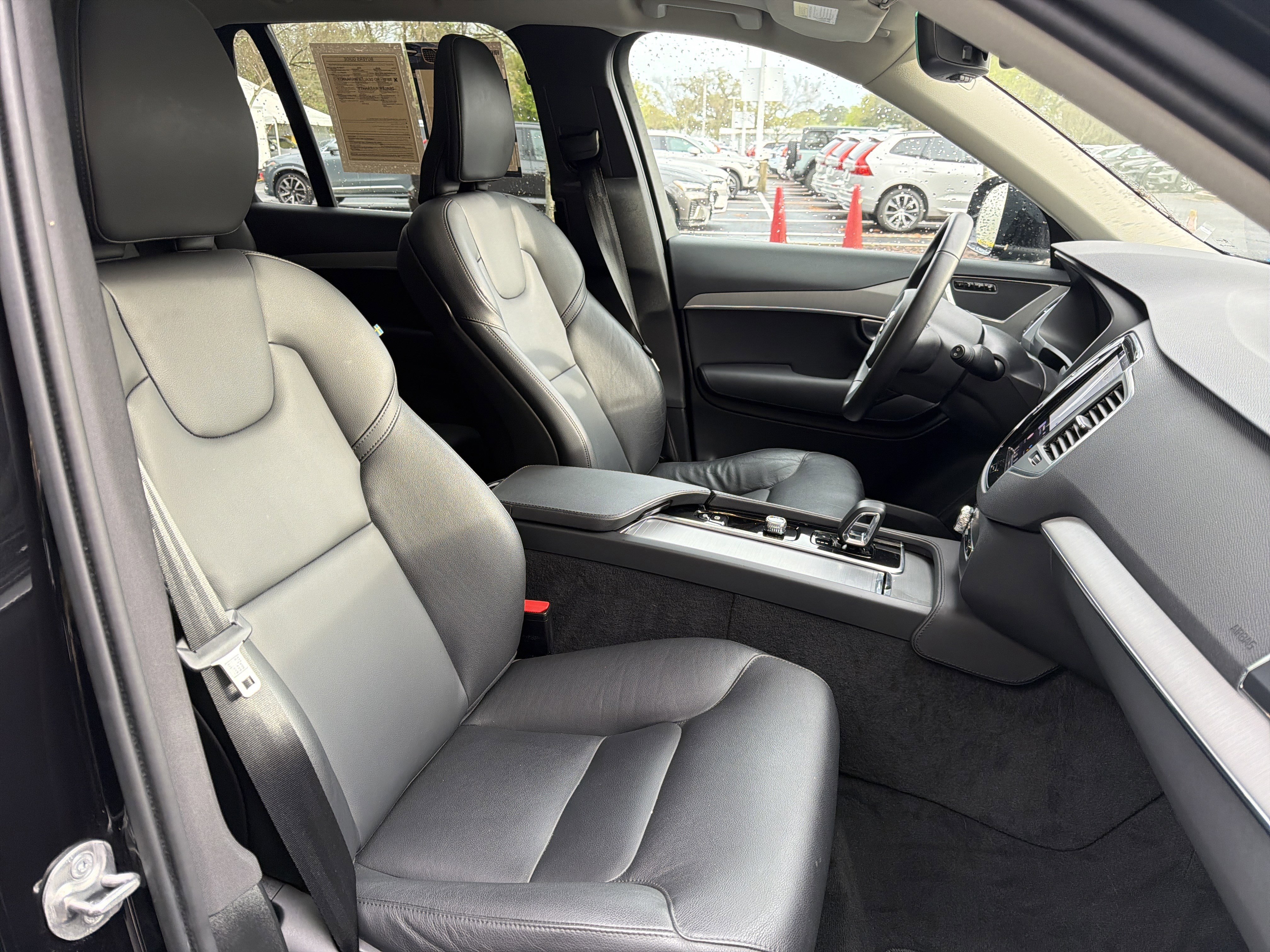 Certified 2025 Volvo XC90 B5 Core image 35