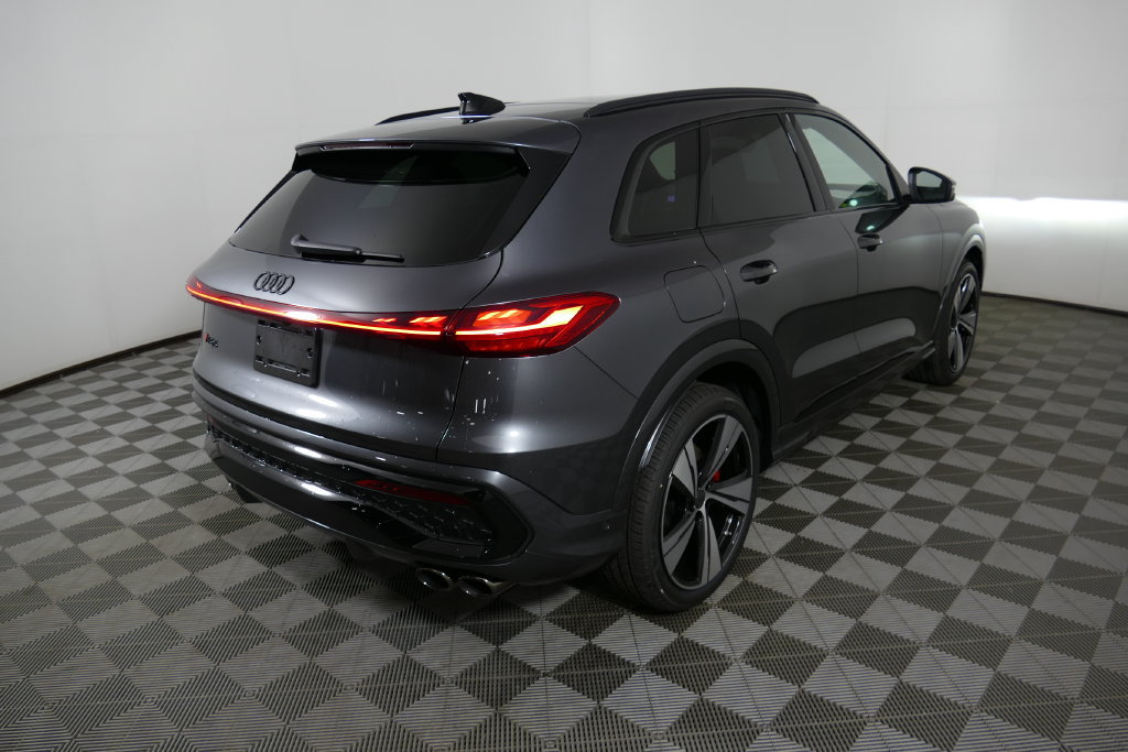 New 2026 Audi SQ5 Prestige AWD/4WD image 3