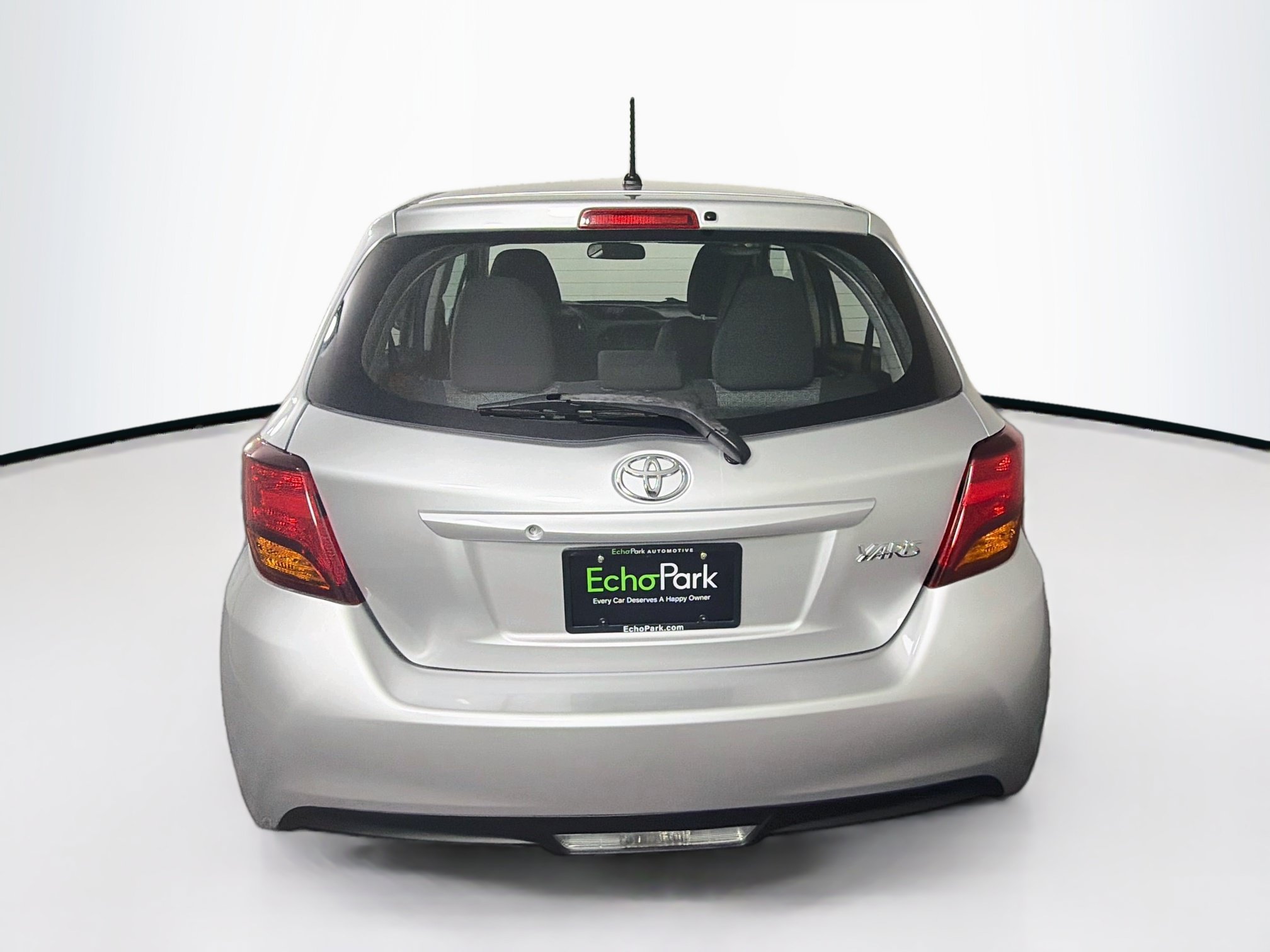Used 2017 Toyota Yaris L w/ Carpet Mat Package FWD image 7