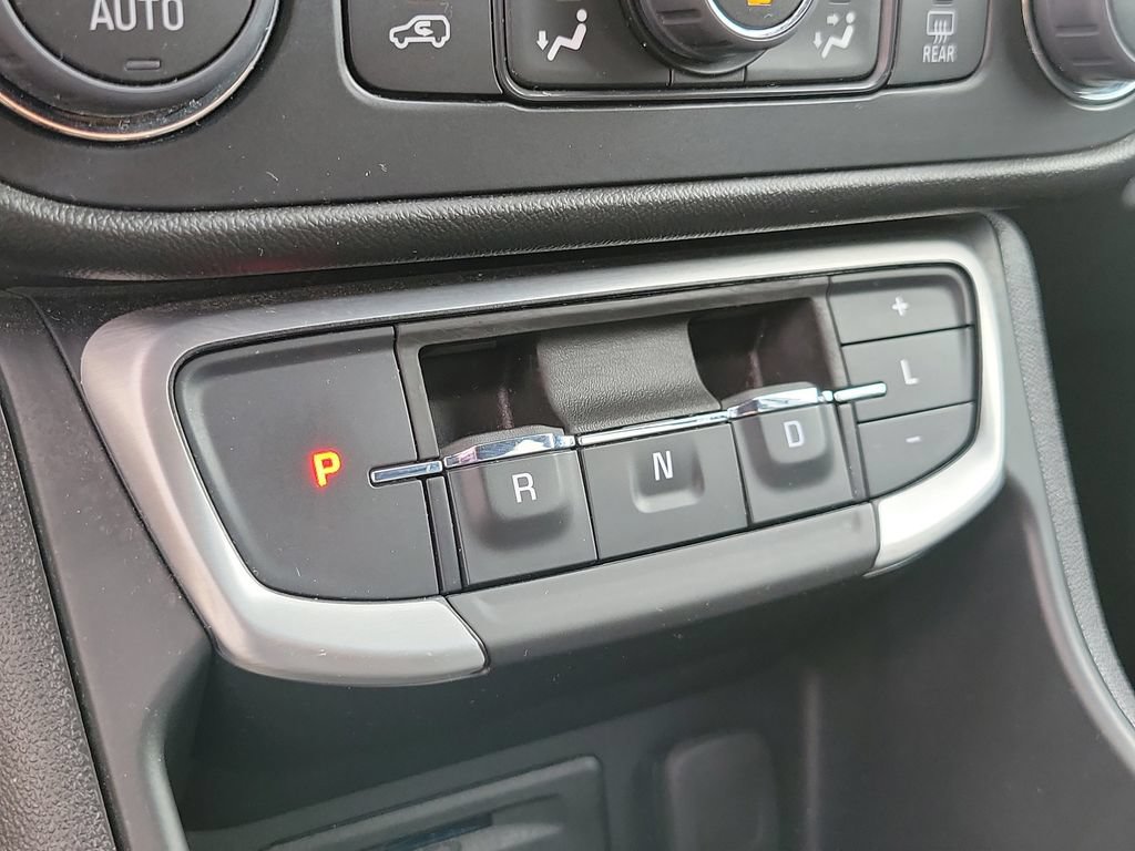 Used 2024 GMC Terrain SLT AWD/4WD image 34
