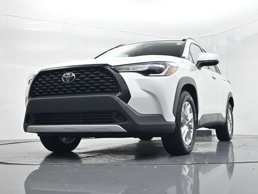 Used 2022 Toyota Corolla Cross LE w/ Black Badges Package (TMS) AWD/4WD image 37
