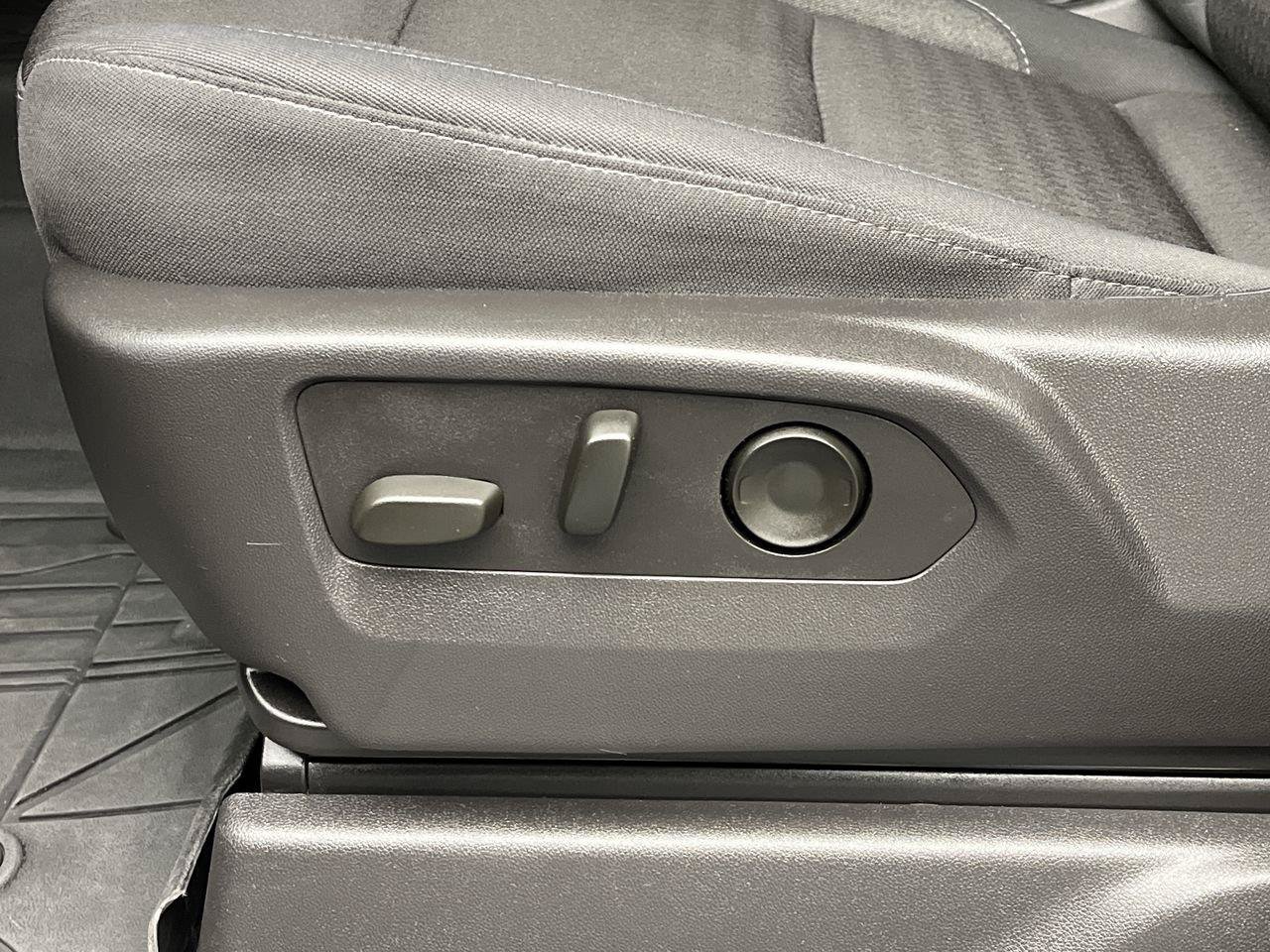 Certified 2024 Chevrolet Silverado 1500 Custom Trail Boss w/ Turbomax Blackout Package AWD/4WD image 11