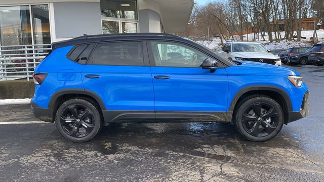 New 2026 Volkswagen Taos SE image 4