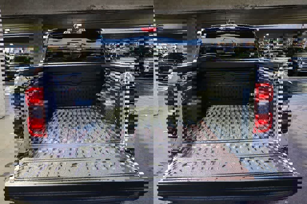 New 2025 Ford Maverick Lariat w/ Black Appearance Package image 26