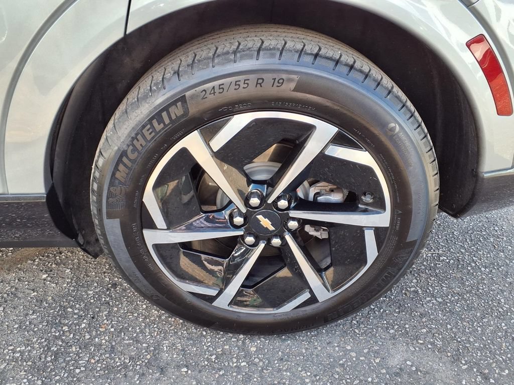 Certified 2024 Chevrolet Equinox EV LT FWD image 18