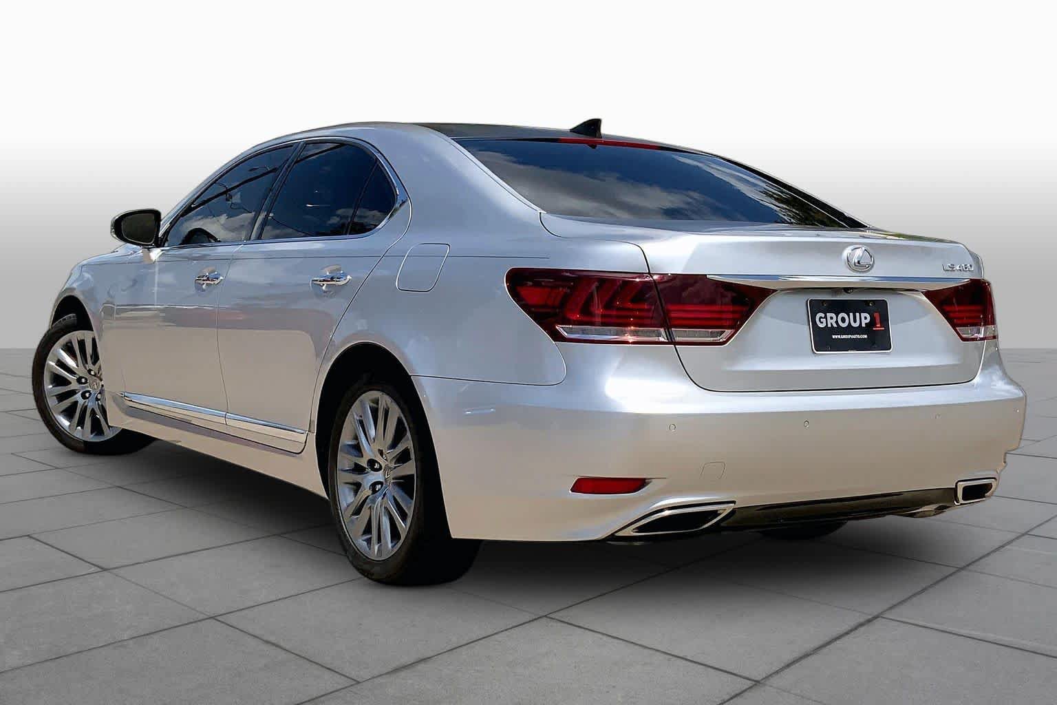 Used 2015 Lexus LS 460 w/ Comfort Package RWD image 12