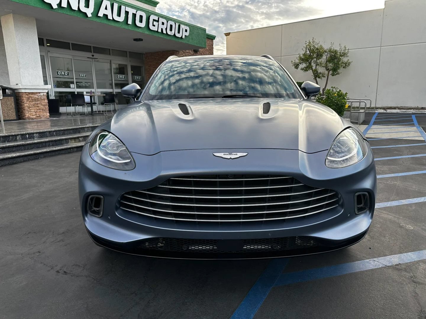Used 2021 Aston Martin DBX AWD/4WD image 3