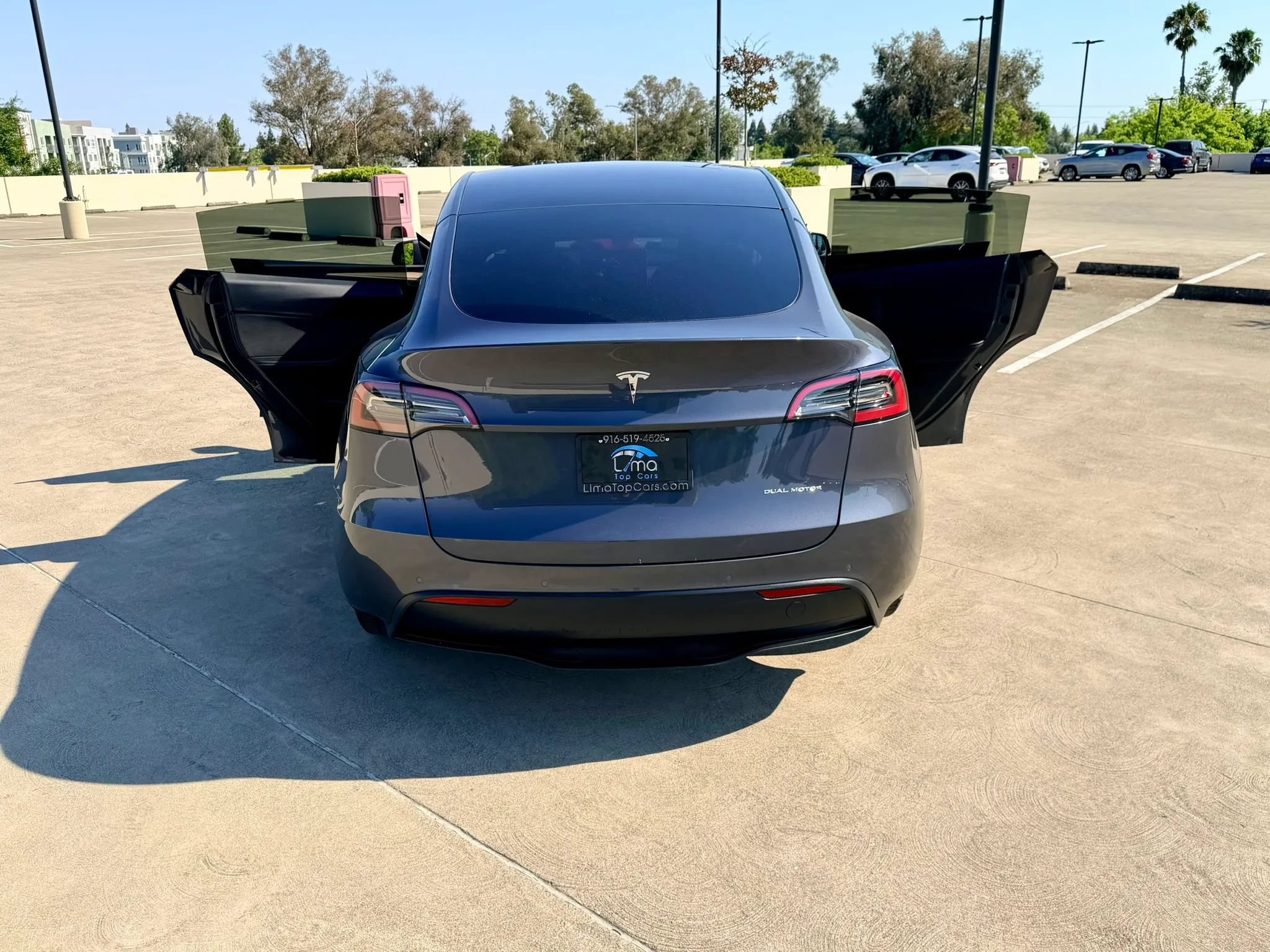 Used 2023 Tesla Model Y Long Range AWD/4WD image 39