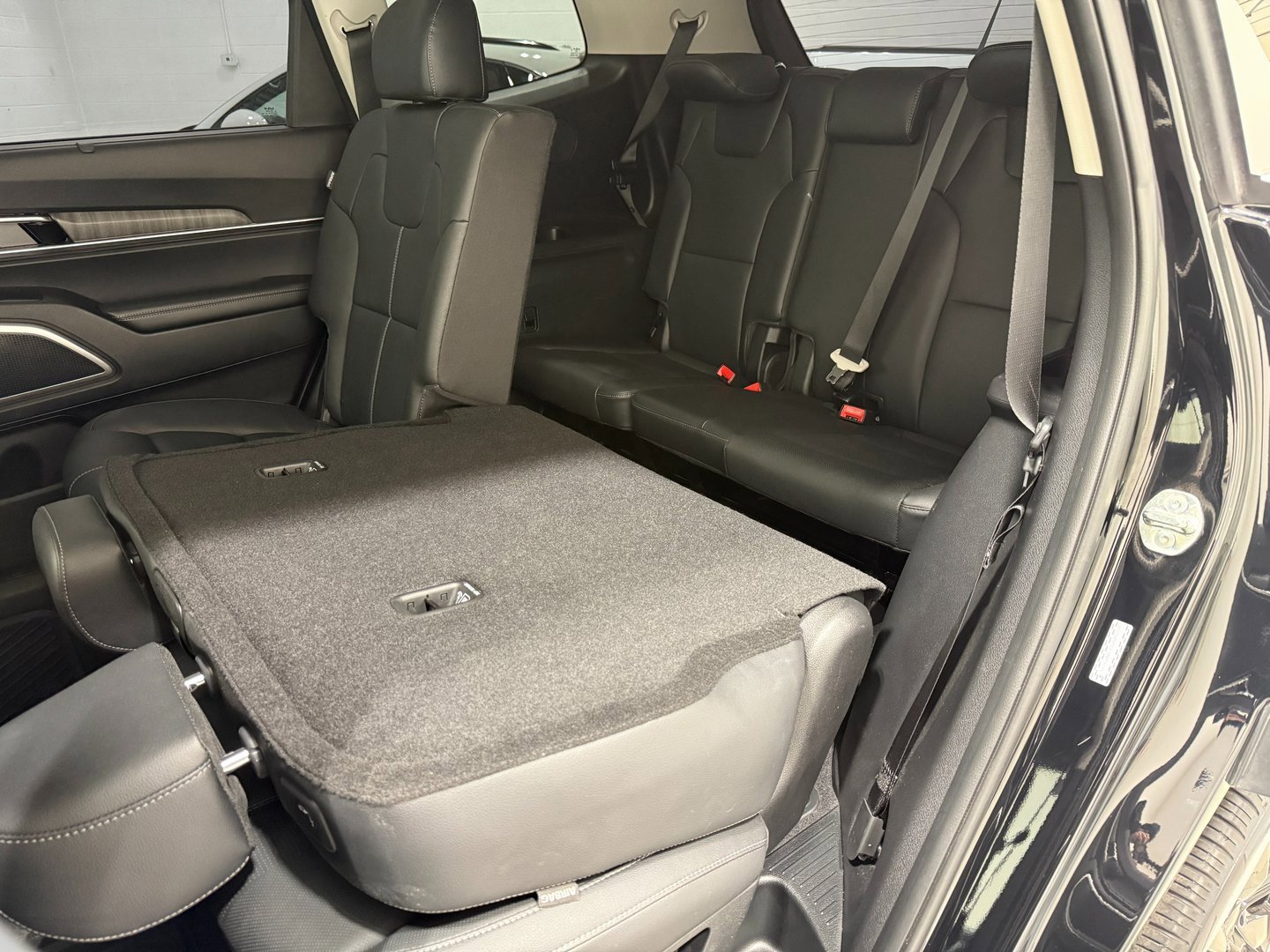 Used 2025 Kia Telluride EX image 46