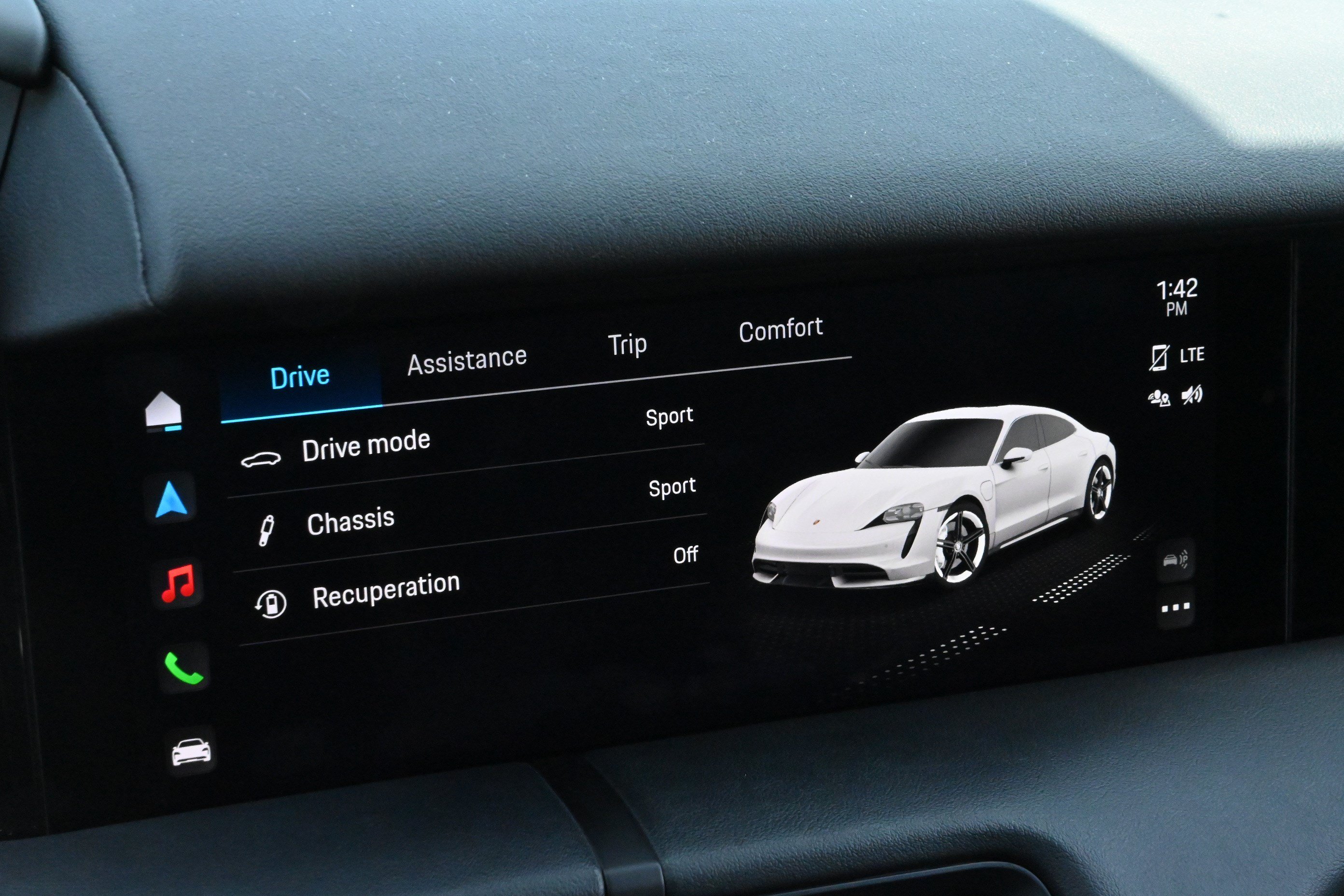 Used 2022 Porsche Taycan RWD image 18