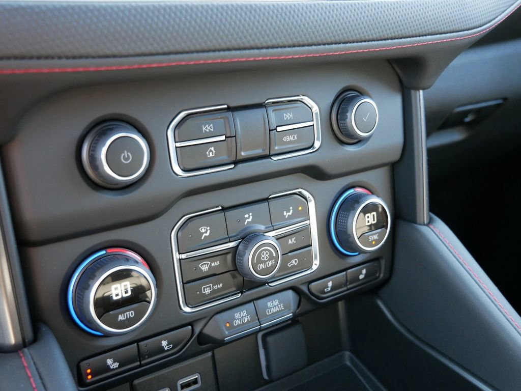 Used 2024 Chevrolet Suburban RST w/ Luxury Package image 19