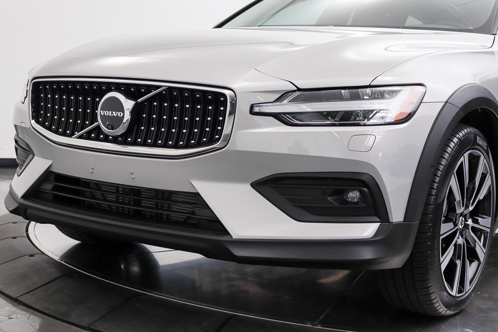 Used 2025 Volvo V60 B5 Cross Country Ultra w/ Protection Package Premier AWD/4WD image 37