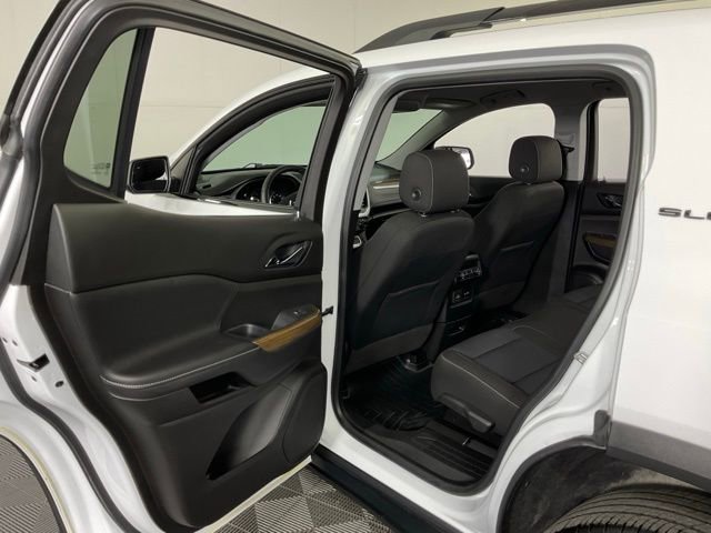 Used 2021 GMC Acadia SLE w/ Driver Convenience Package FWD image 34