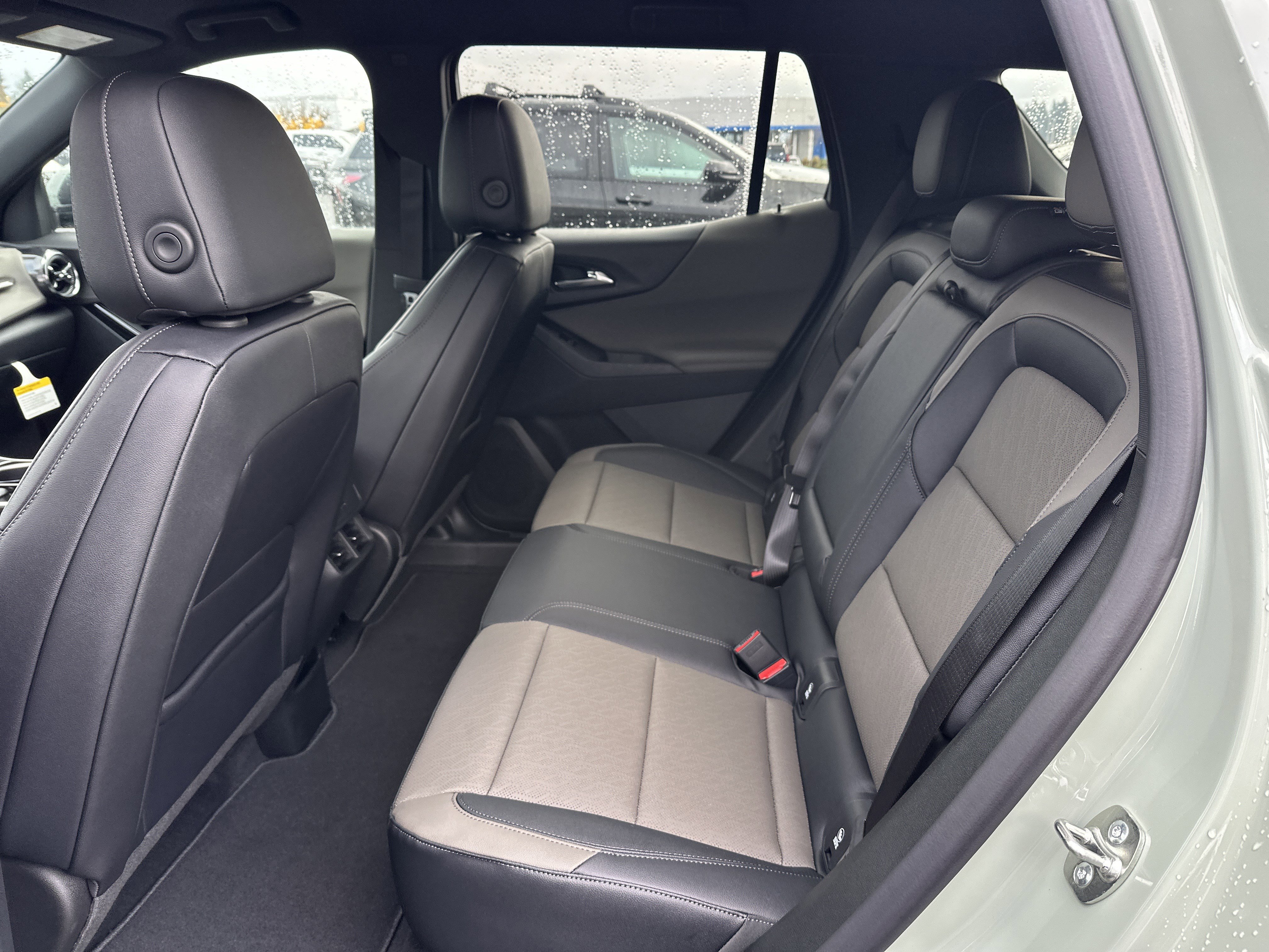 New 2026 Chevrolet Equinox LT w/ Convenience Package II image 11