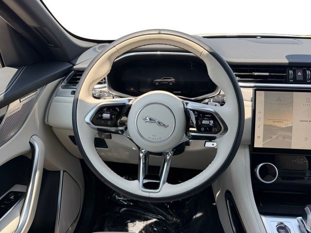 Used 2026 Jaguar F-PACE R-Dynamic S AWD/4WD image 13