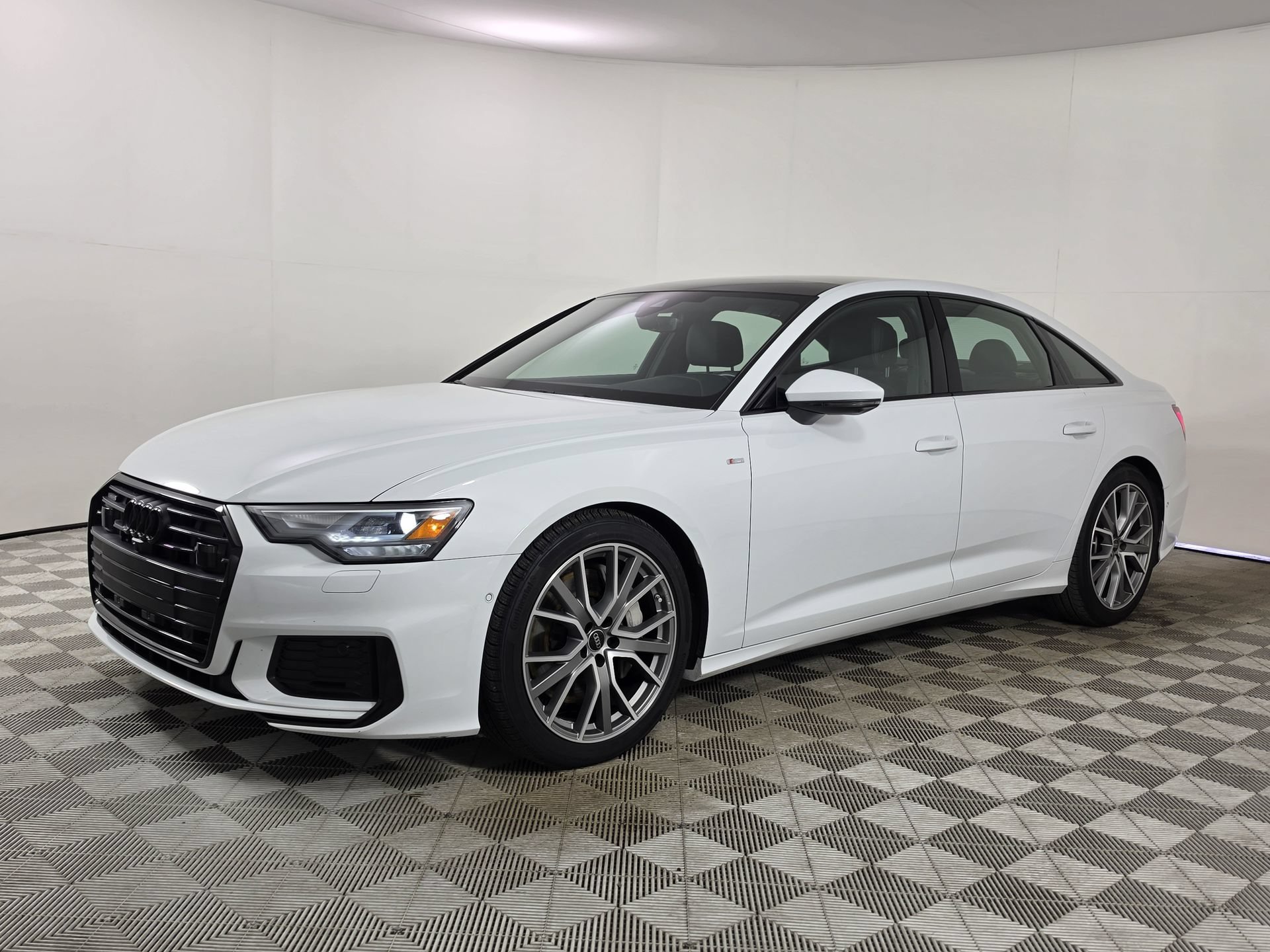 Used 2023 Audi A6 Premium Plus w/ Premium Plus Package AWD/4WD image 3