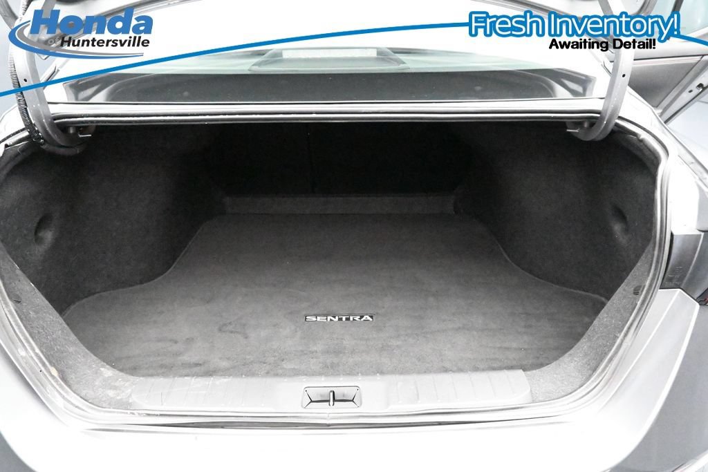 Used 2025 Nissan Sentra SR FWD image 18