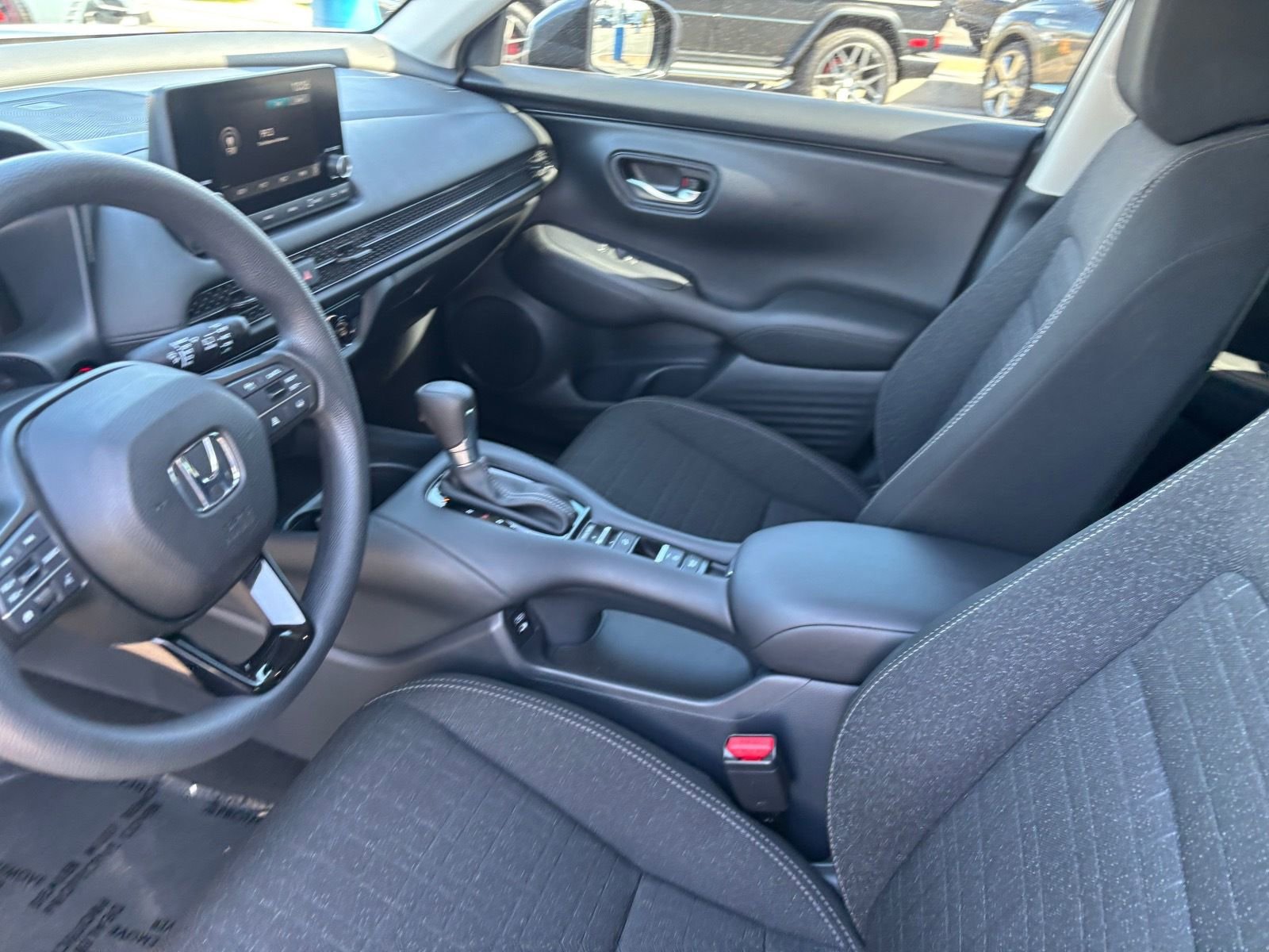 Used 2025 Honda HR-V LX image 21