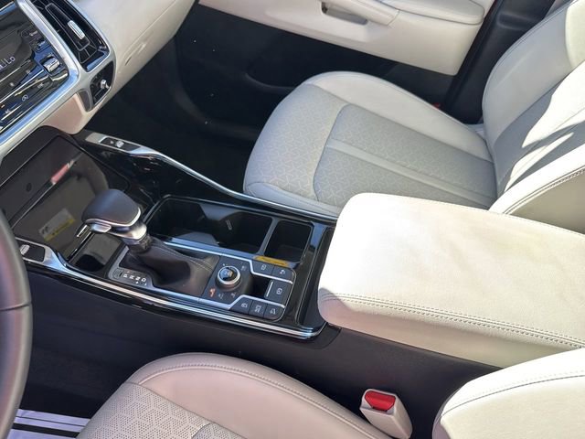 Certified 2023 Kia Sorento SX image 25