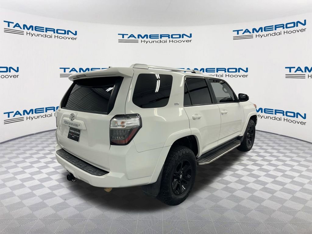 Used 2018 Toyota 4Runner SR5 AWD/4WD image 5