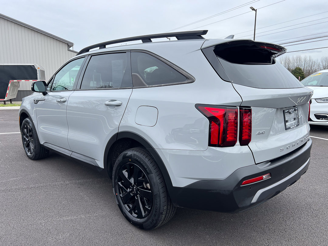 Used 2022 Kia Sorento S AWD/4WD image 3